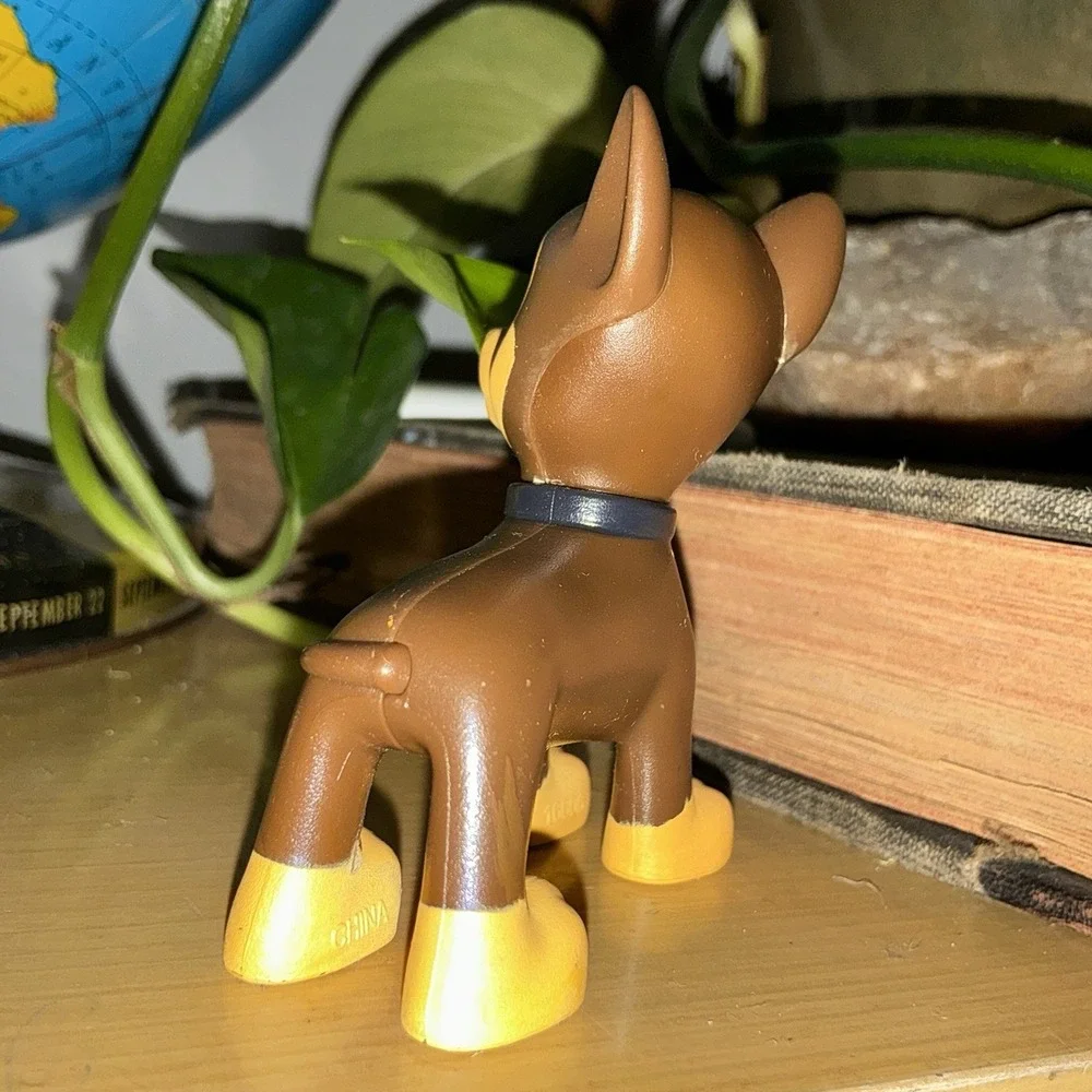 LOOK! RARE Paw Patrol Pup to Hero Chase Figure Toy No Outfit Pup